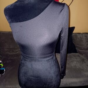 Women's one sleeve crop top
